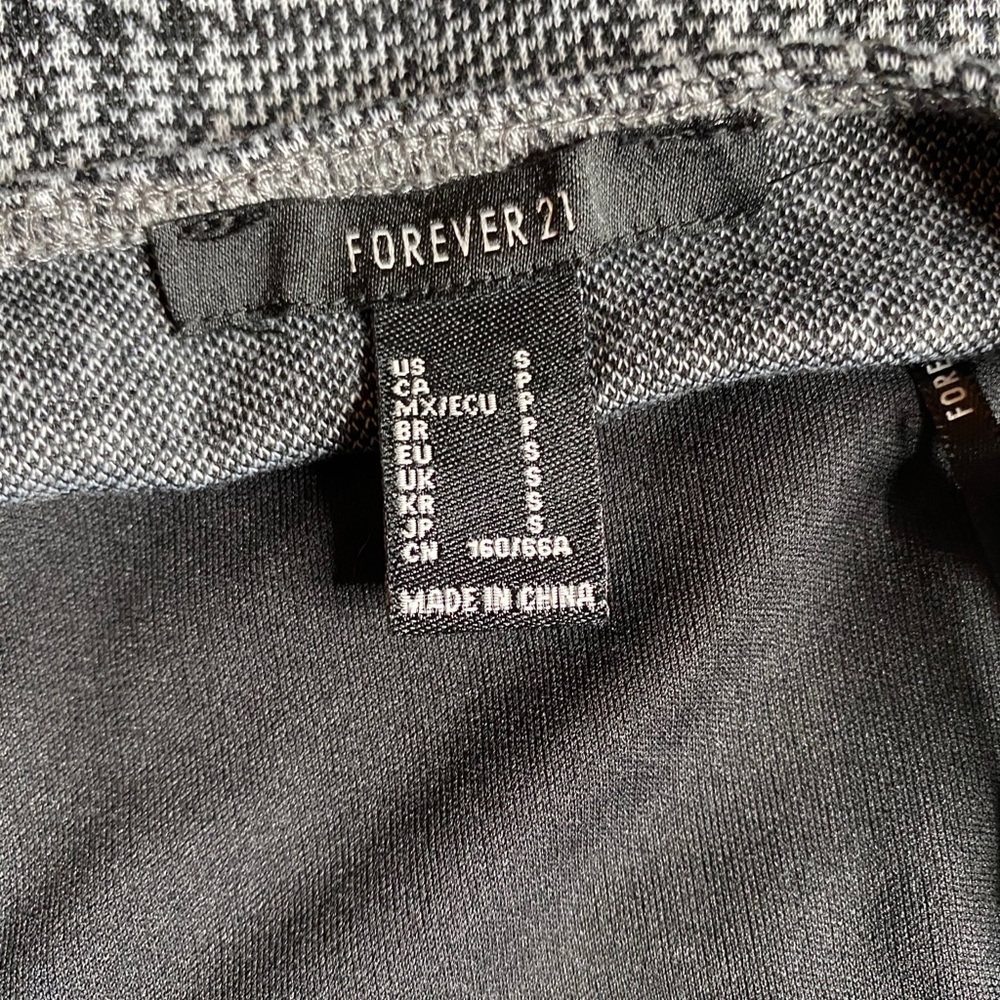 Romper - Picture 4 of 4